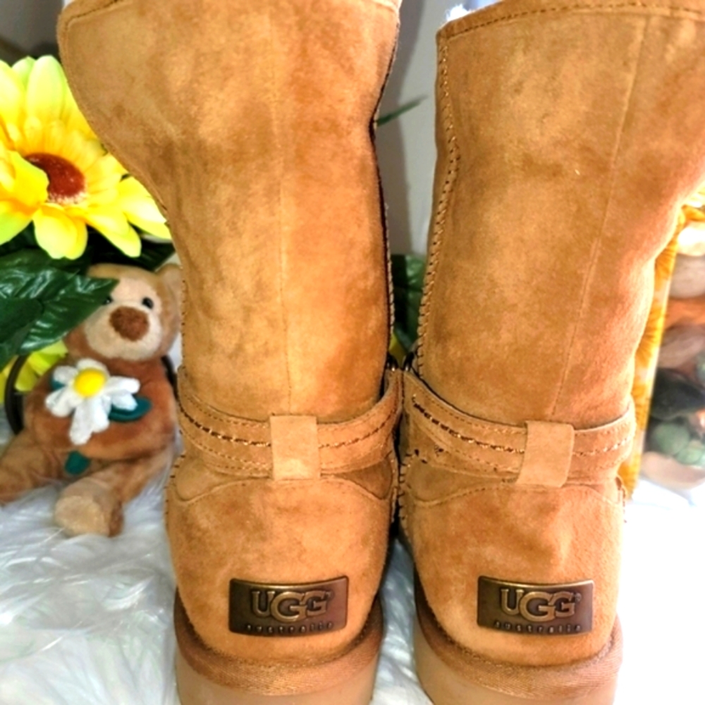 UGG boots - Picture 2 of 8